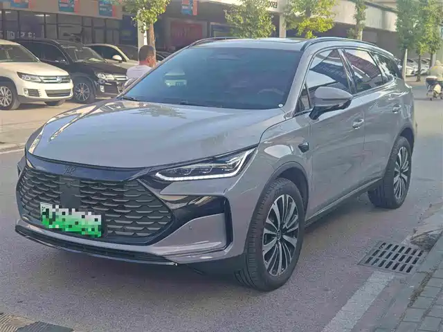 2025 BYD Tang