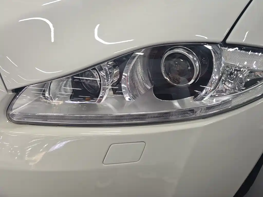 Jaguar XJ — миниатюра 7