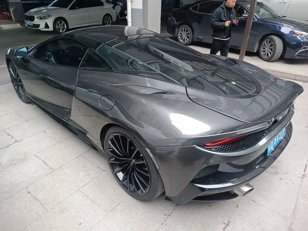 McLaren GT — миниатюра 5