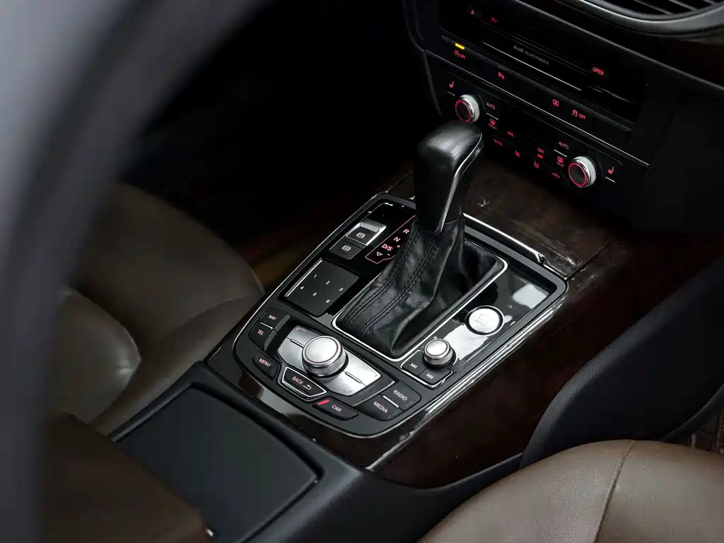 Audi A6L — миниатюра 11