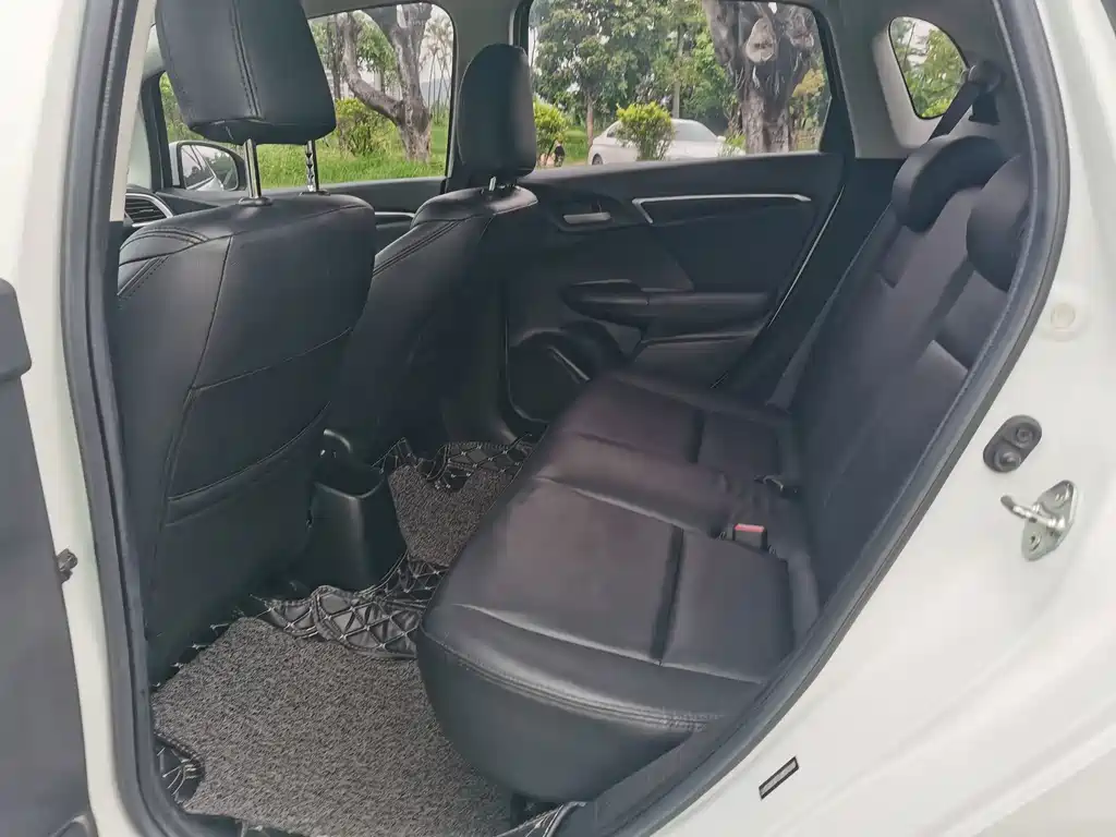 Honda Fit — миниатюра 10
