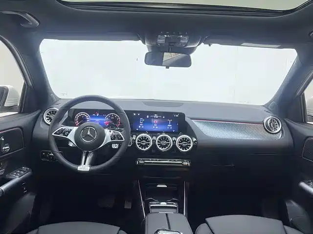 Mercedes-Benz GLA — миниатюра 8