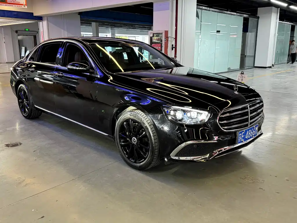 Mercedes-Benz E-Class — миниатюра 5