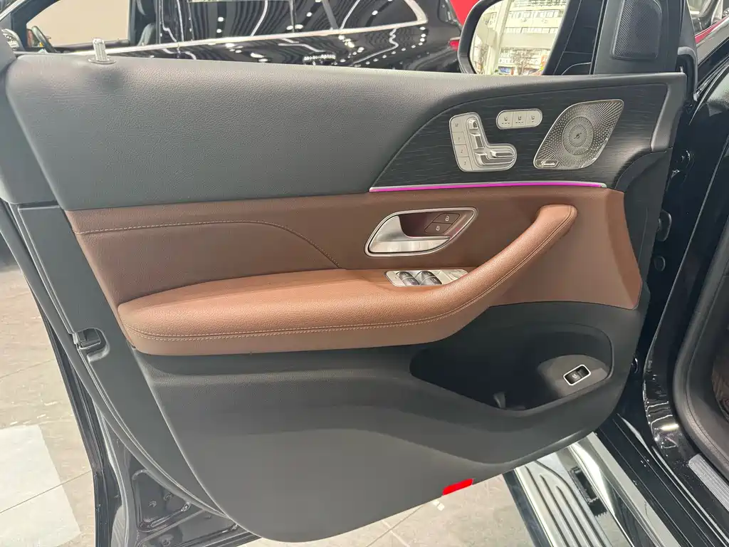 Mercedes-Benz GLE (Import) — миниатюра 7