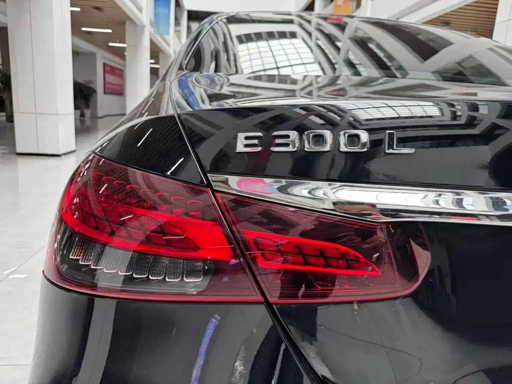 Mercedes-Benz E-Class — миниатюра 21
