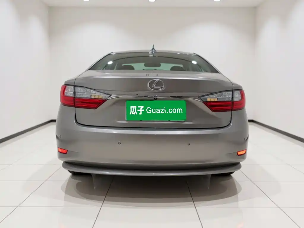 Lexus ES — миниатюра 3