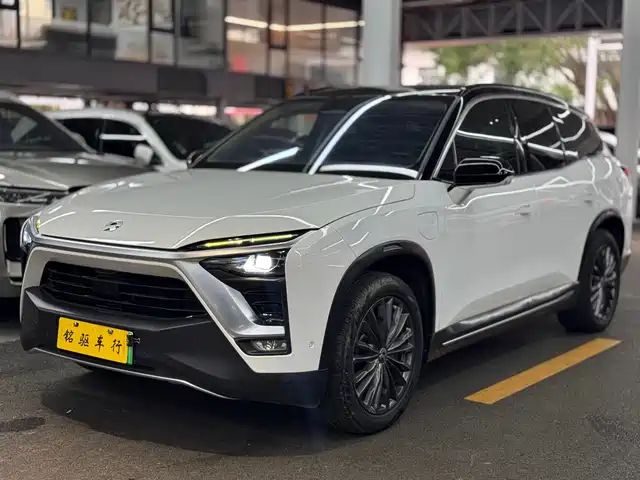 NIO ES8