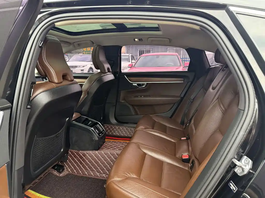 Volvo S90 — миниатюра 8
