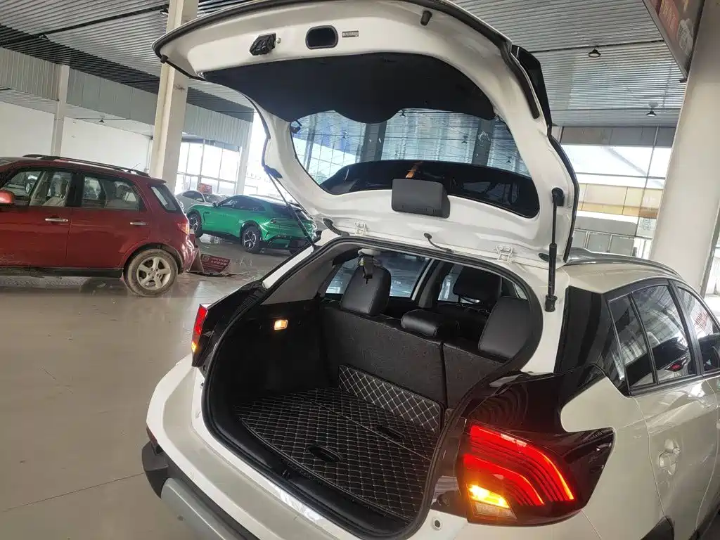 Toyota Yaris L — миниатюра 19