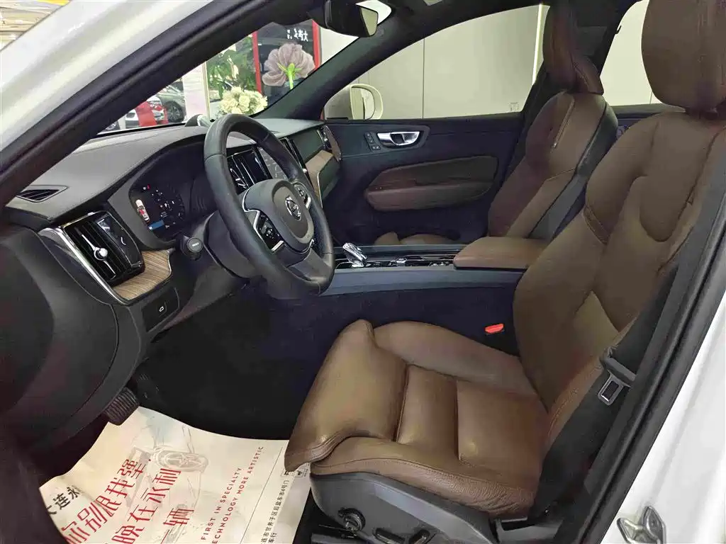 Volvo XC60 — миниатюра 8