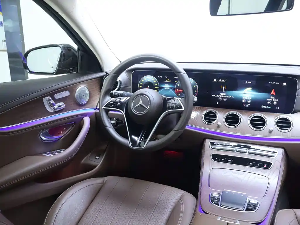 Mercedes-Benz E-Class — миниатюра 14