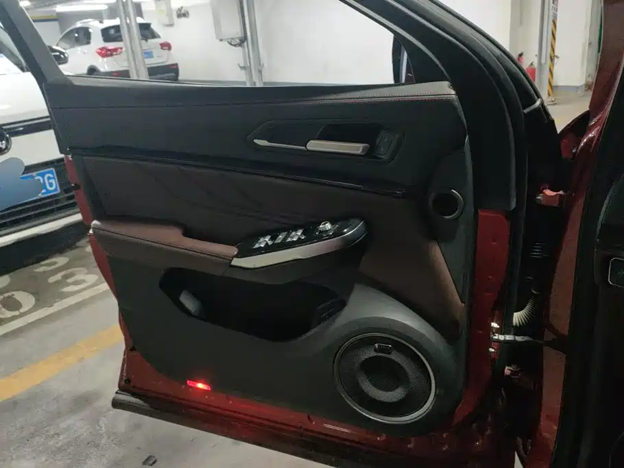 Wey Wey VV5 — миниатюра 7