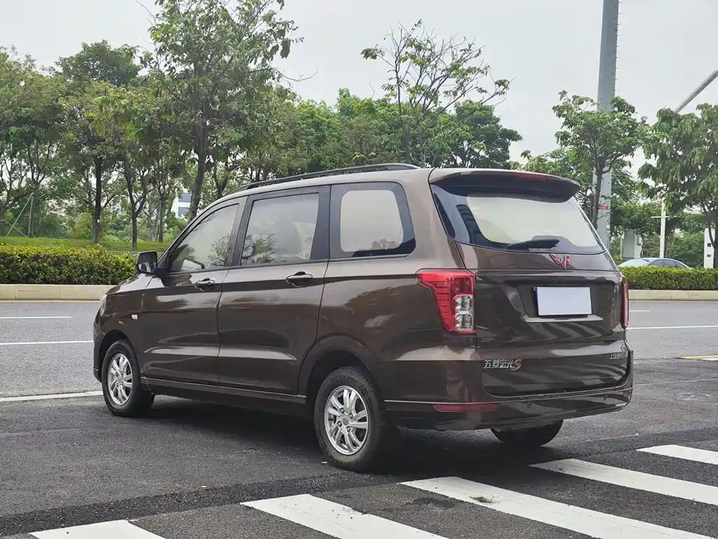 Wuling Hongguang — миниатюра 9