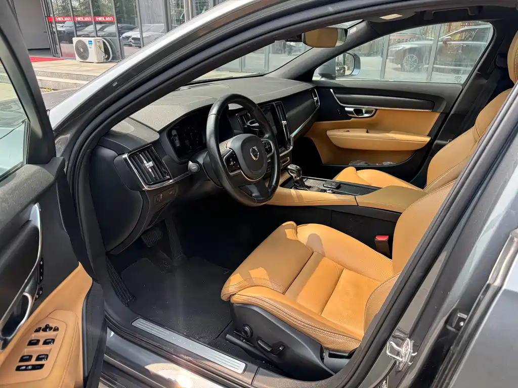 Volvo V90 2017 Cross Country T5 AWD