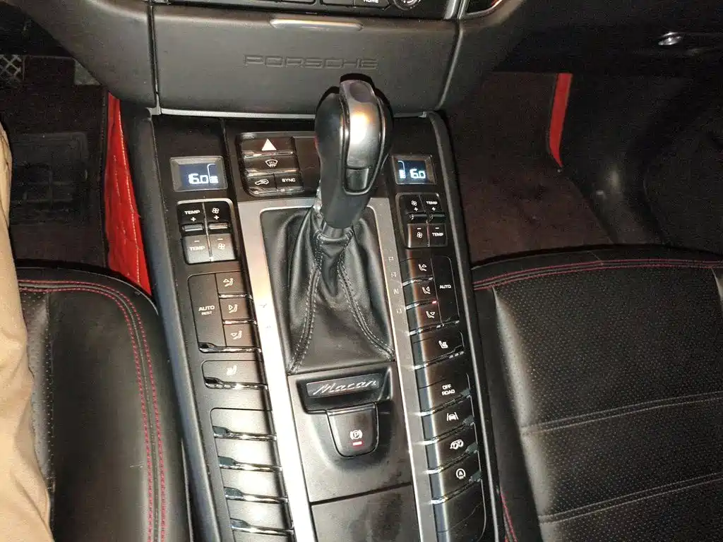 Porsche Macan — миниатюра 7