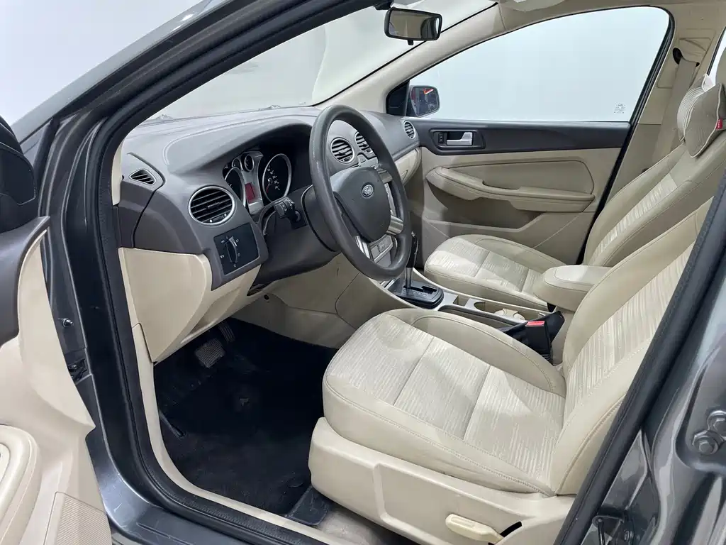 Ford Focus — миниатюра 12