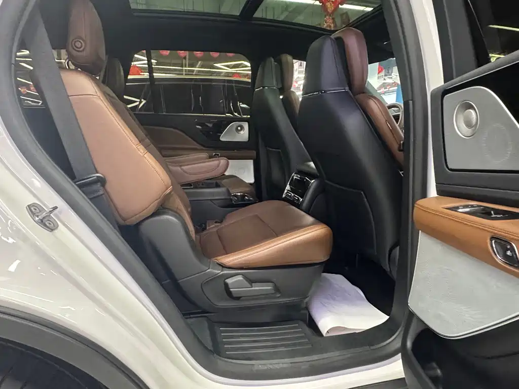 Lincoln Aviator — миниатюра 7
