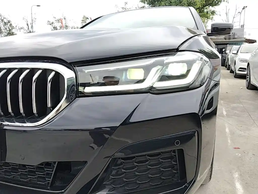 BMW 5 Series — миниатюра 24
