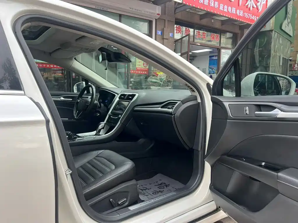 Ford Mondeo — миниатюра 9