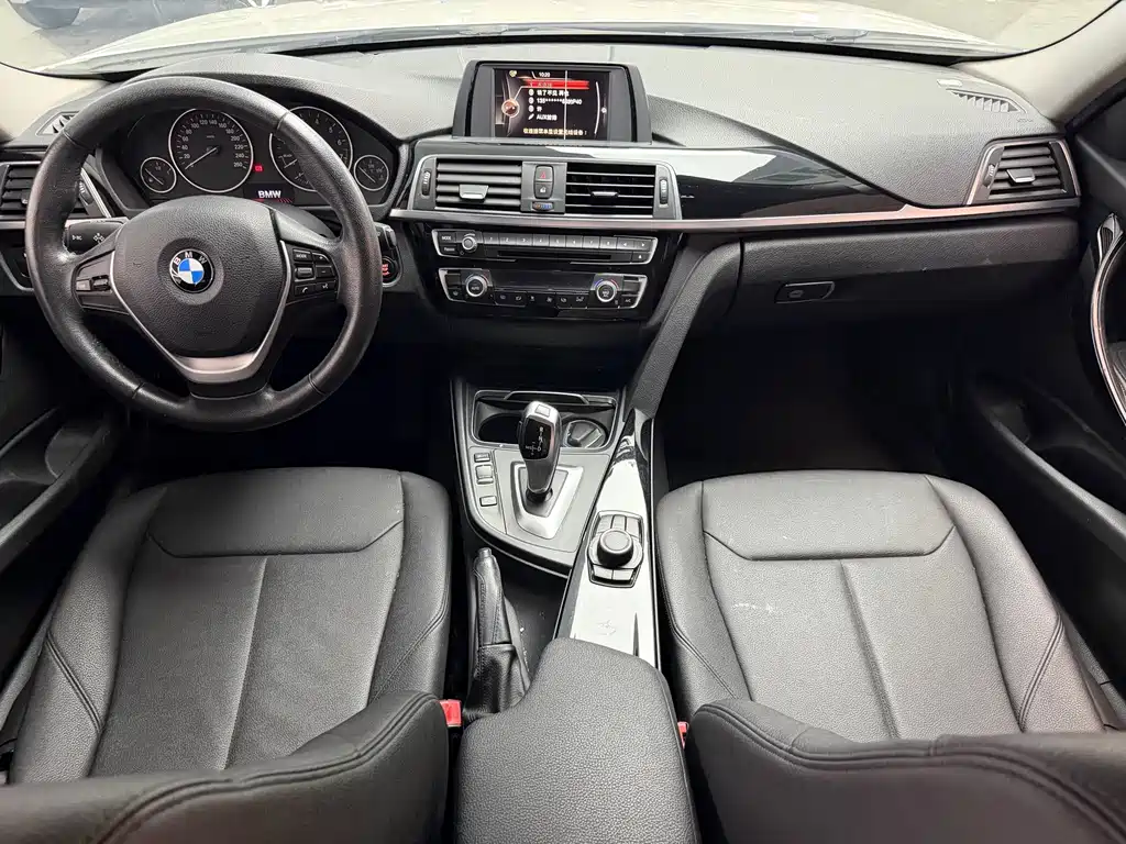 BMW 3 Series — миниатюра 4