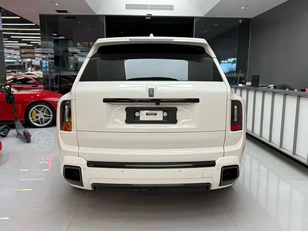Rolls-Royce Cullinan — миниатюра 6