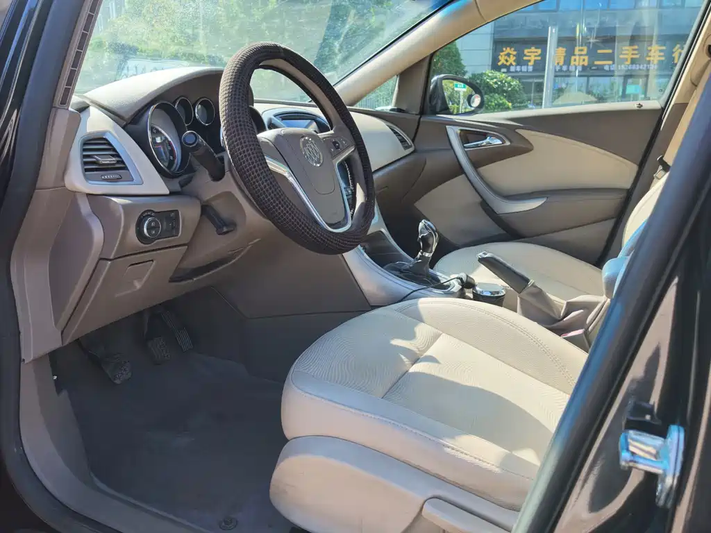 Buick Excelle — миниатюра 7