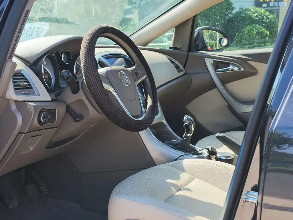Buick Excelle — миниатюра 8