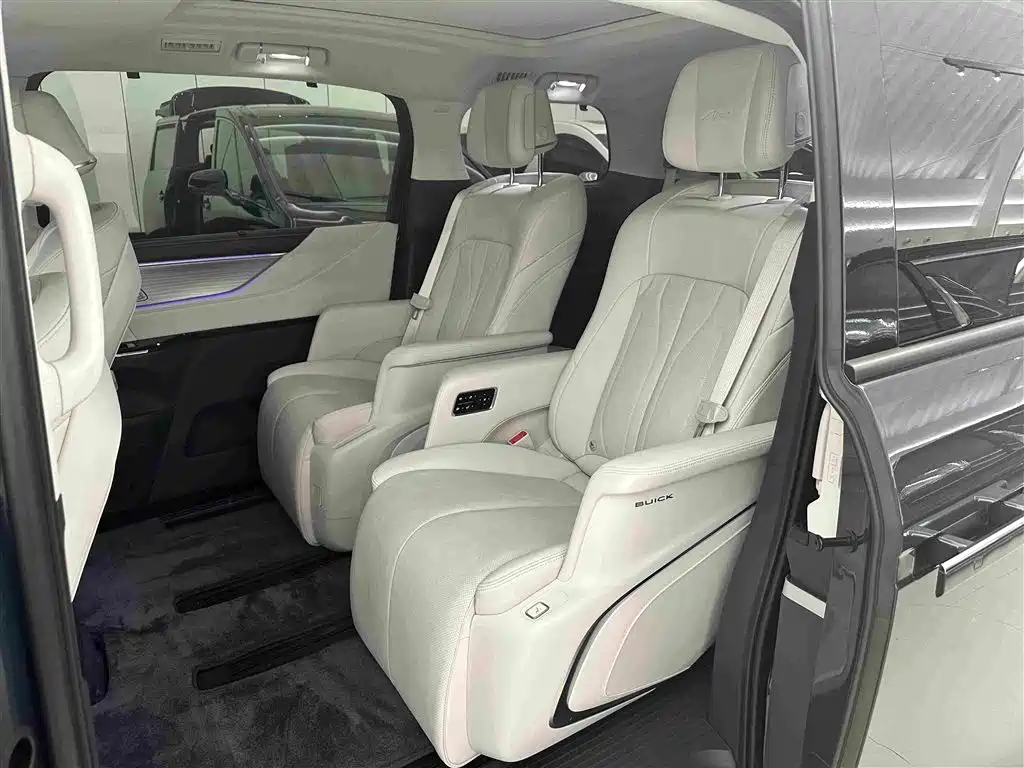 Buick GL8 Hybrid — миниатюра 12