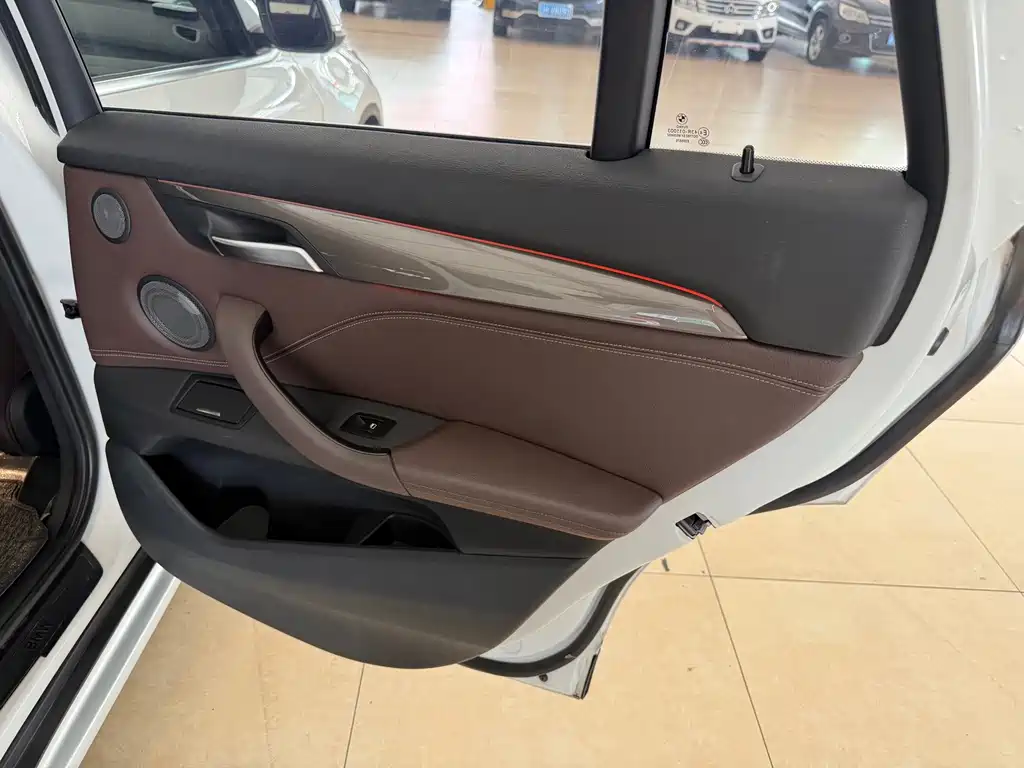 BMW X1 — миниатюра 24