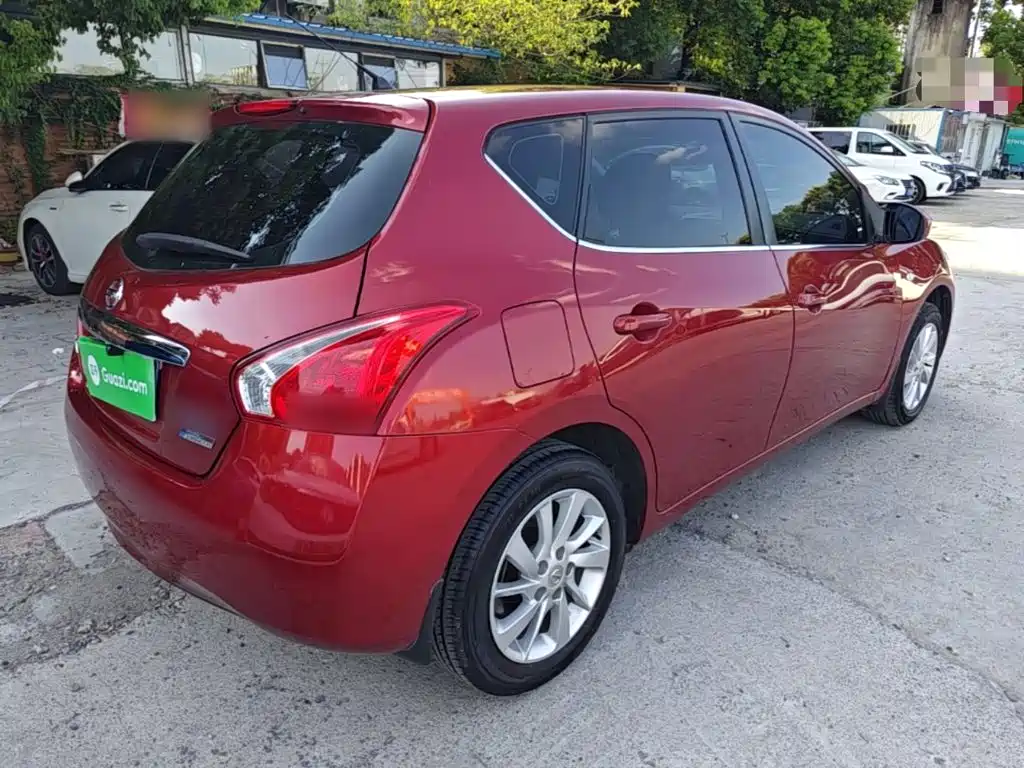 Nissan Tiida — миниатюра 7