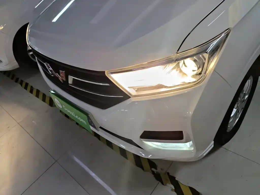 Wuling Hongguang — миниатюра 24