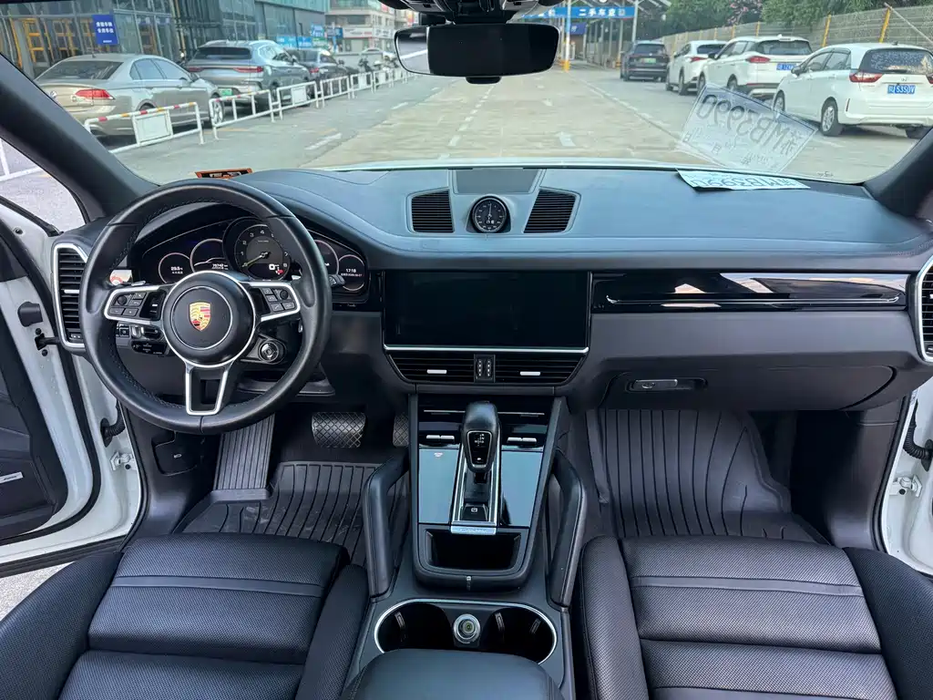 Porsche Cayenne Hybrid — миниатюра 8