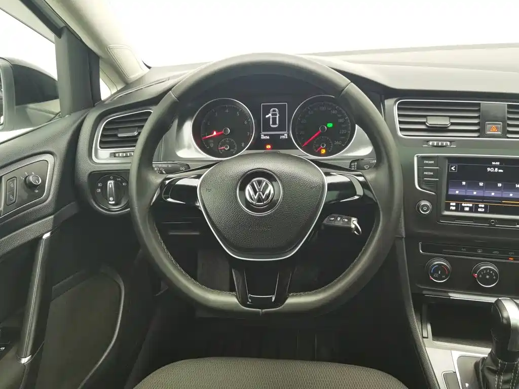 Volkswagen Golf — миниатюра 11