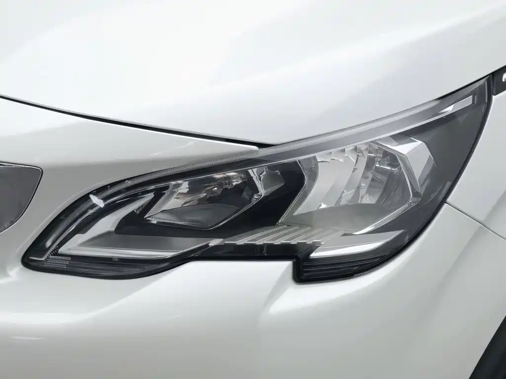 Peugeot 5008 — миниатюра 7