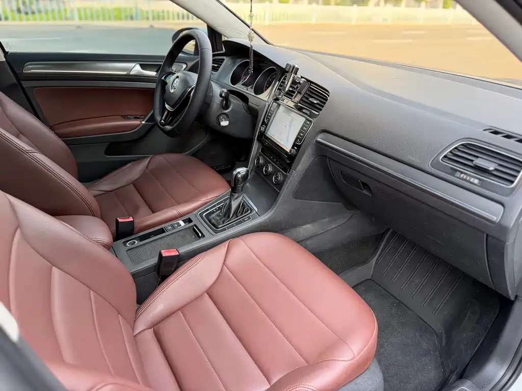 Volkswagen Golf — миниатюра 8