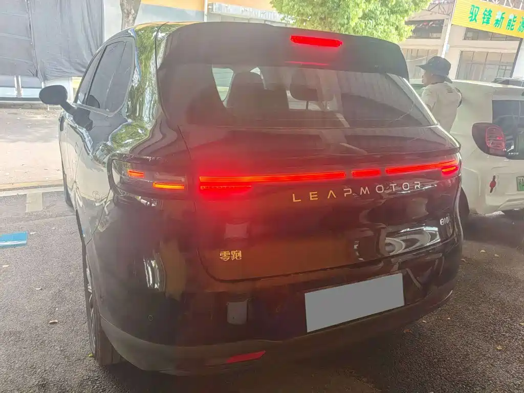Leapmotor Leapmotor B10 — миниатюра 7