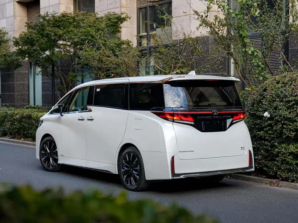 Toyota Vellfire — миниатюра 7
