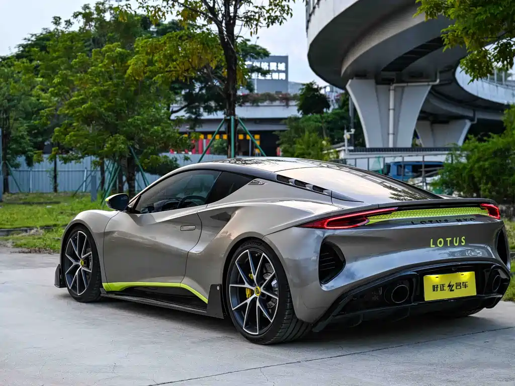 Lotus Emira — миниатюра 3