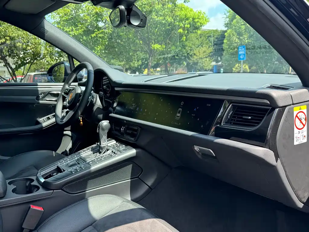 Porsche Macan — миниатюра 13