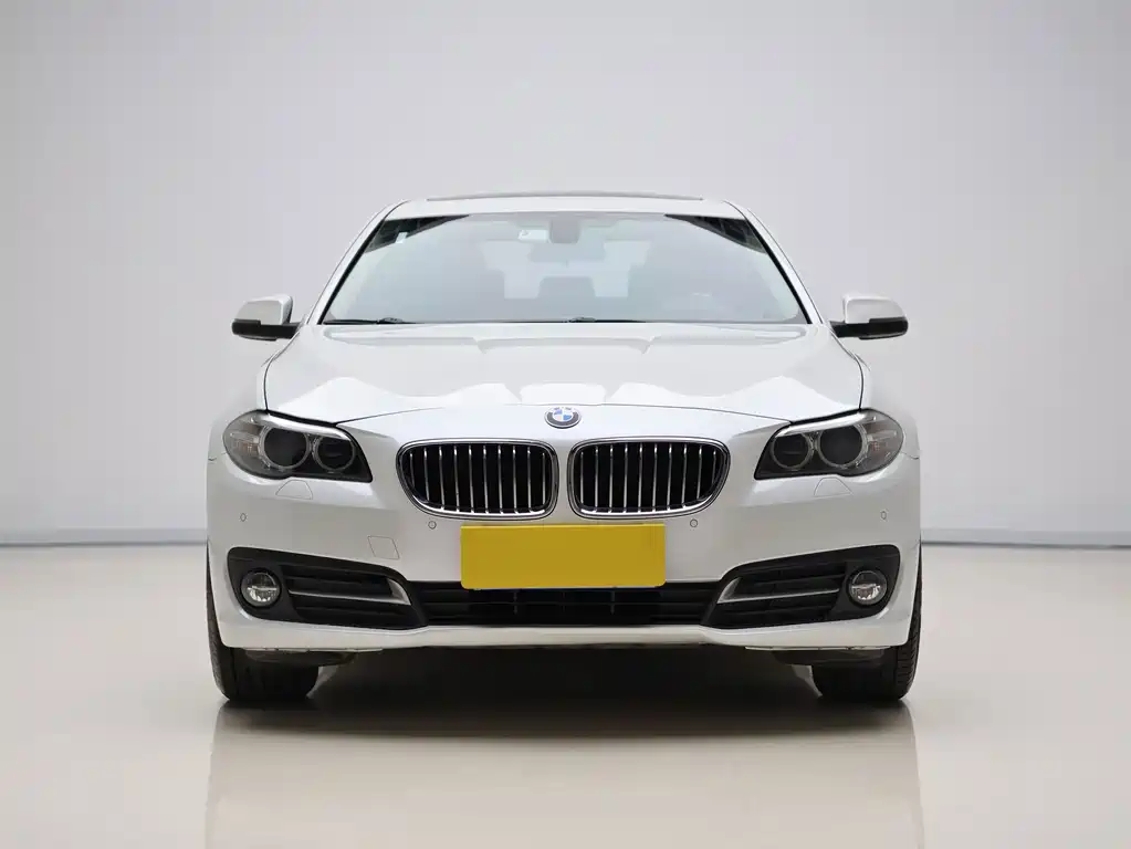 BMW 5 Series — миниатюра 2