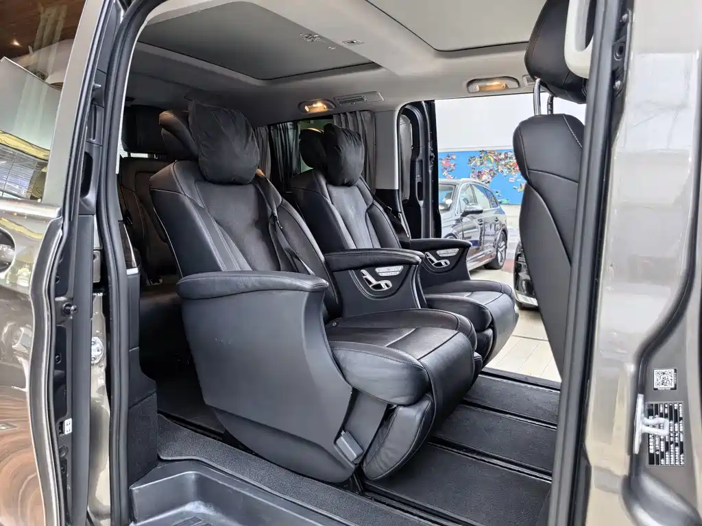 Mercedes-Benz V-Class — миниатюра 13