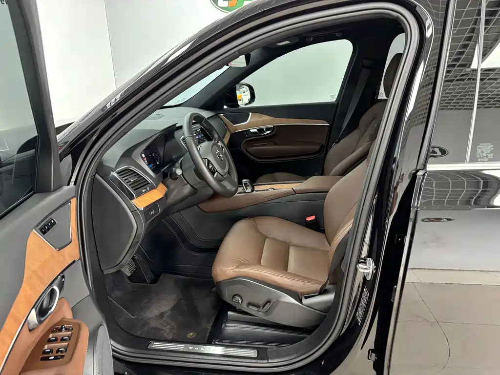 Volvo XC90 — миниатюра 12