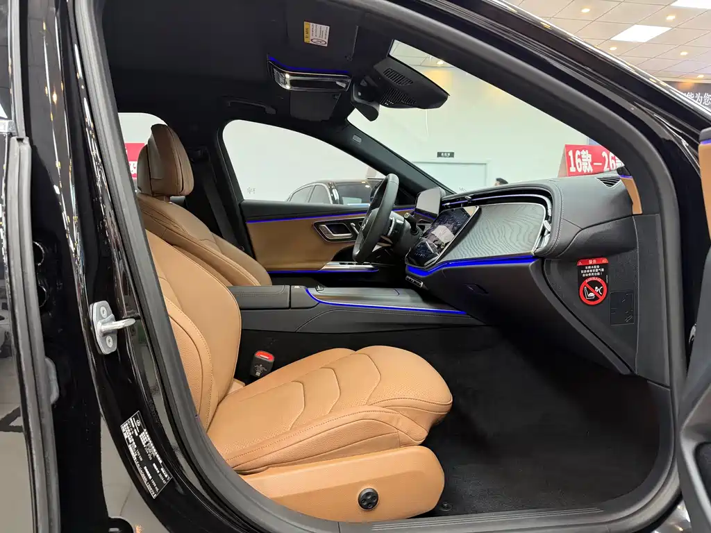 Mercedes-Benz E-Class — миниатюра 13