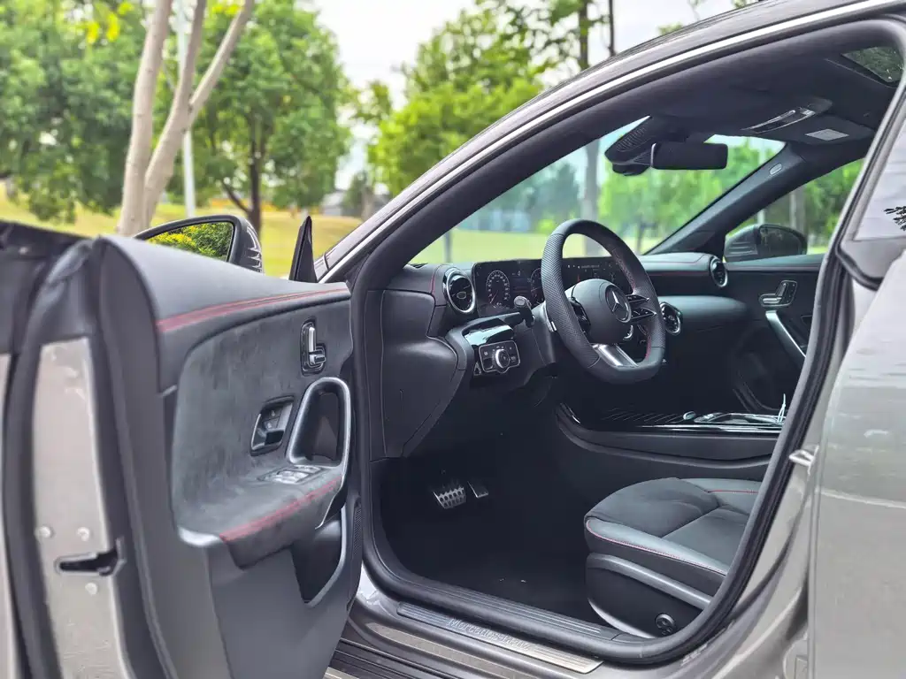Mercedes-Benz CLA (Import) — миниатюра 5