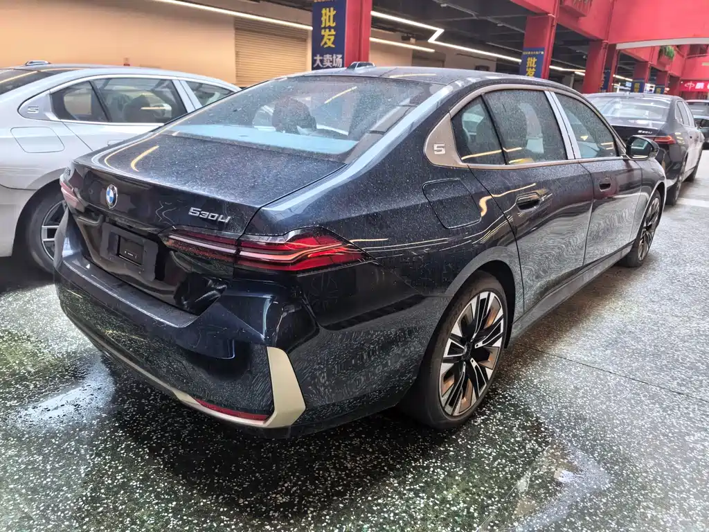 BMW 5 Series — миниатюра 3