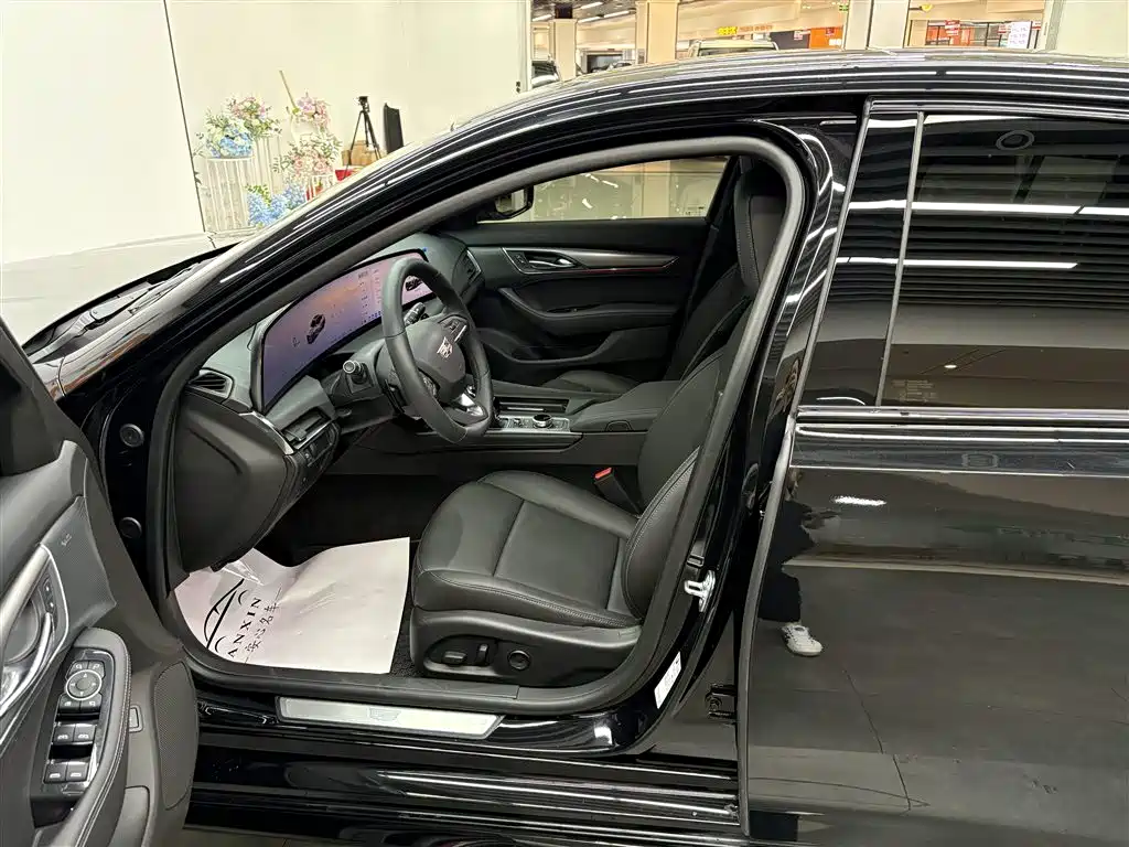 Cadillac CT5 — миниатюра 7