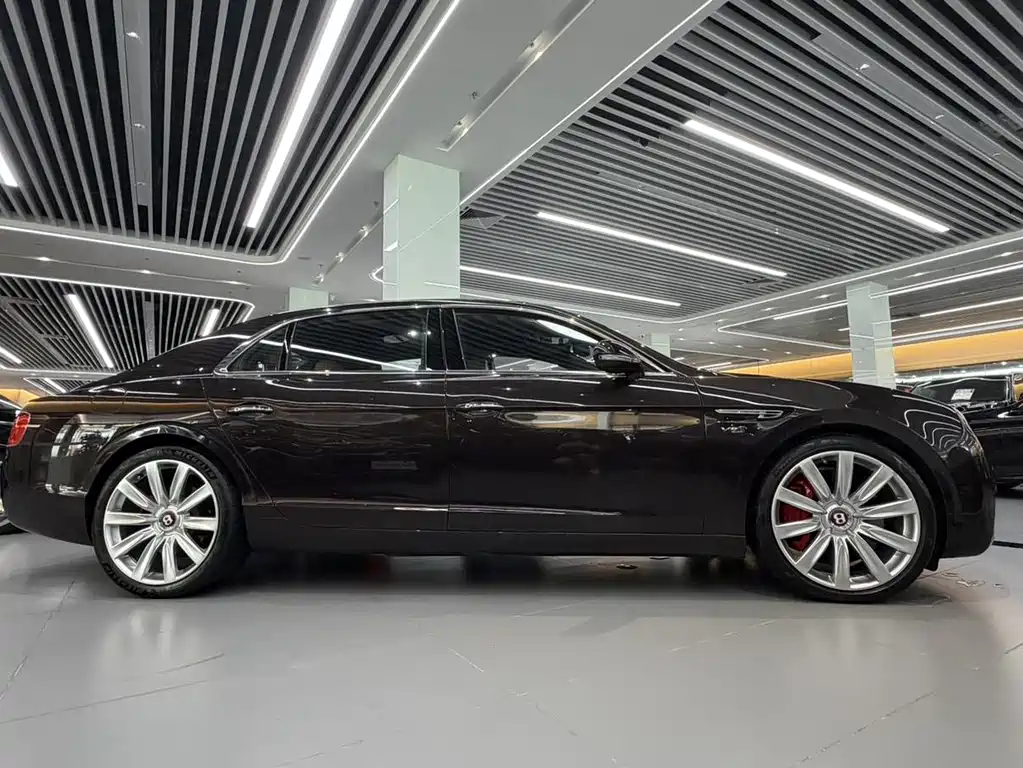 Bentley Flying Spur — миниатюра 8
