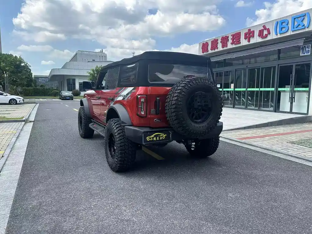 Ford Bronco — миниатюра 7