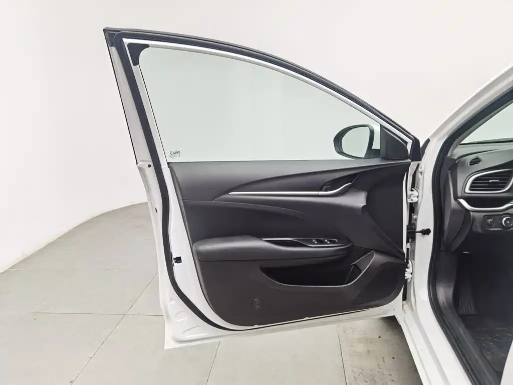 Buick Excelle — миниатюра 8