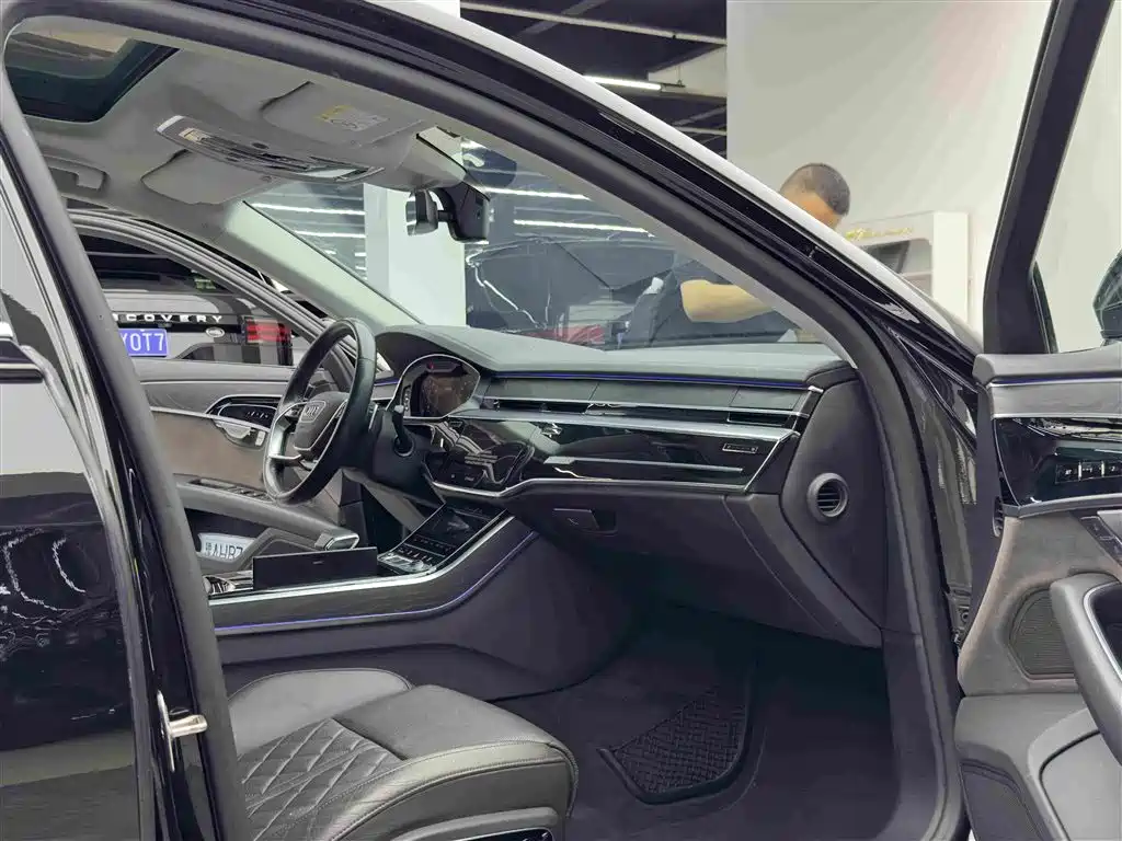 Audi A8 — миниатюра 10